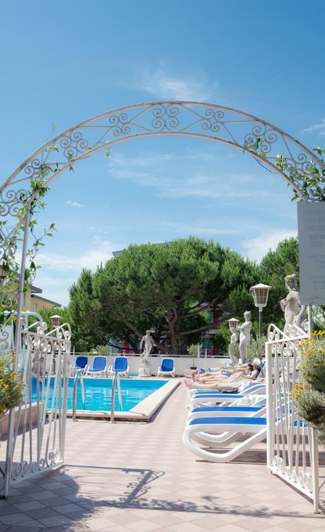 Hotel Trevi Lido di Jesolo Luaran gambar
