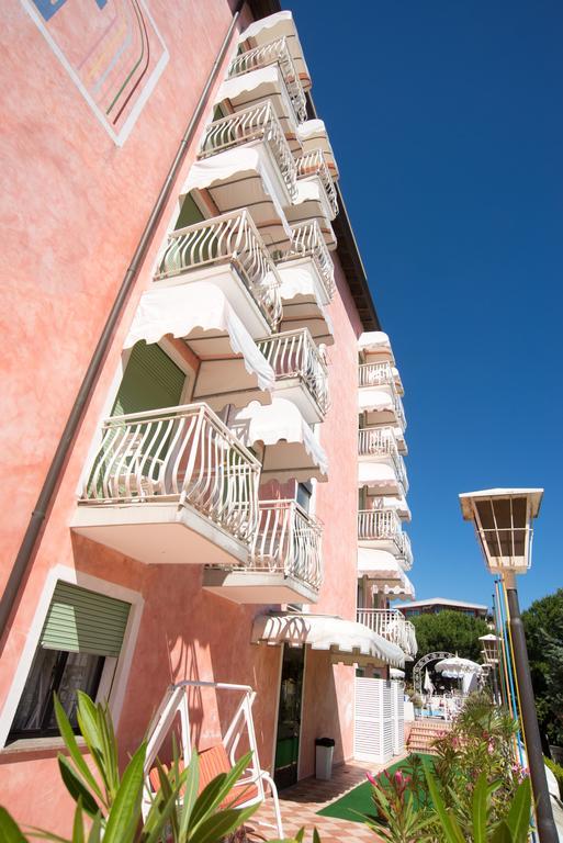 Hotel Trevi Lido di Jesolo Luaran gambar